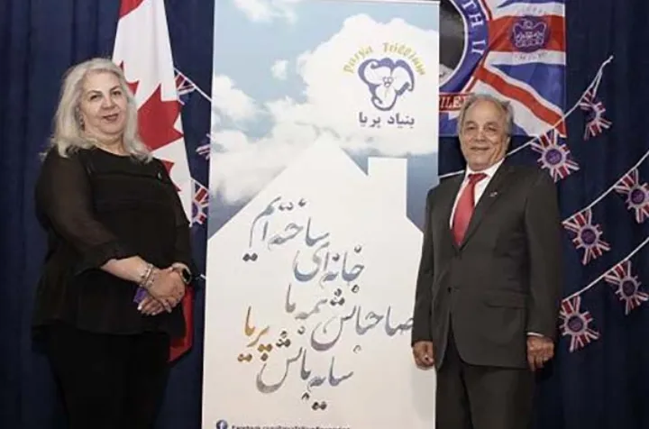 اعطای نشان پلاتینی ملکه به احمدرضا تبریزی و فروزان جلالی فر